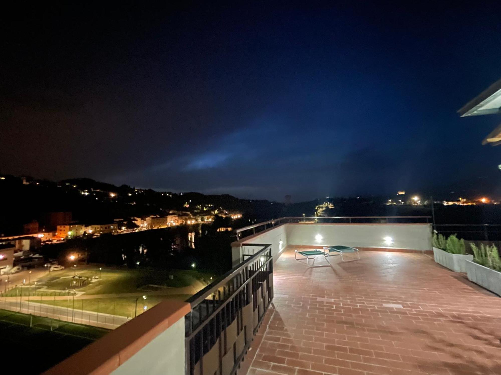 Sesto Piano Apartment Incisa in Val d'Arno Exterior foto